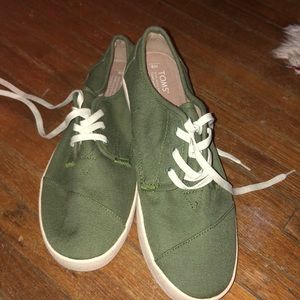 Toms casual shoe green size 9